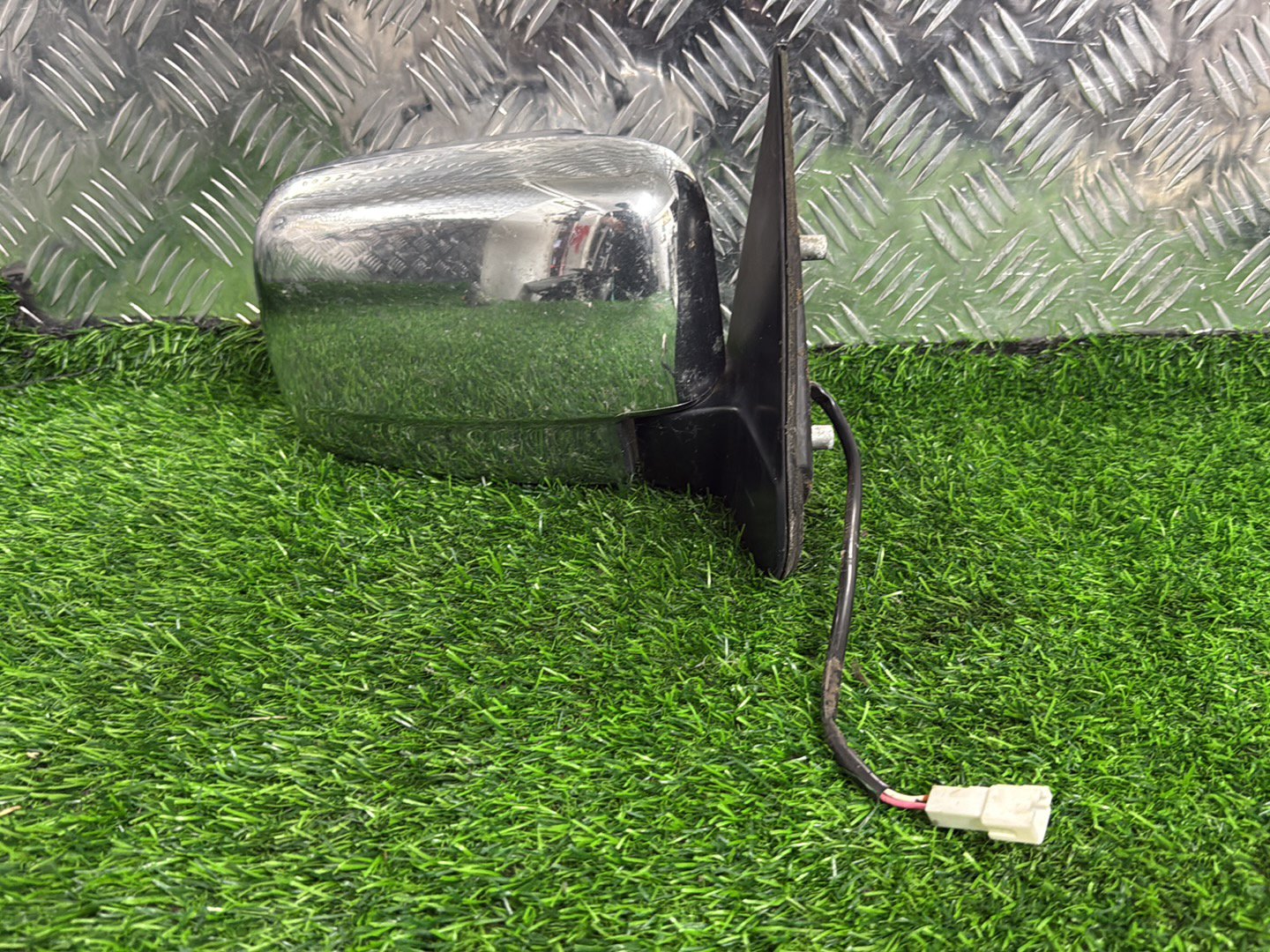 1999 - 2006 Ford Courier Right Door Mirror 3 Wire