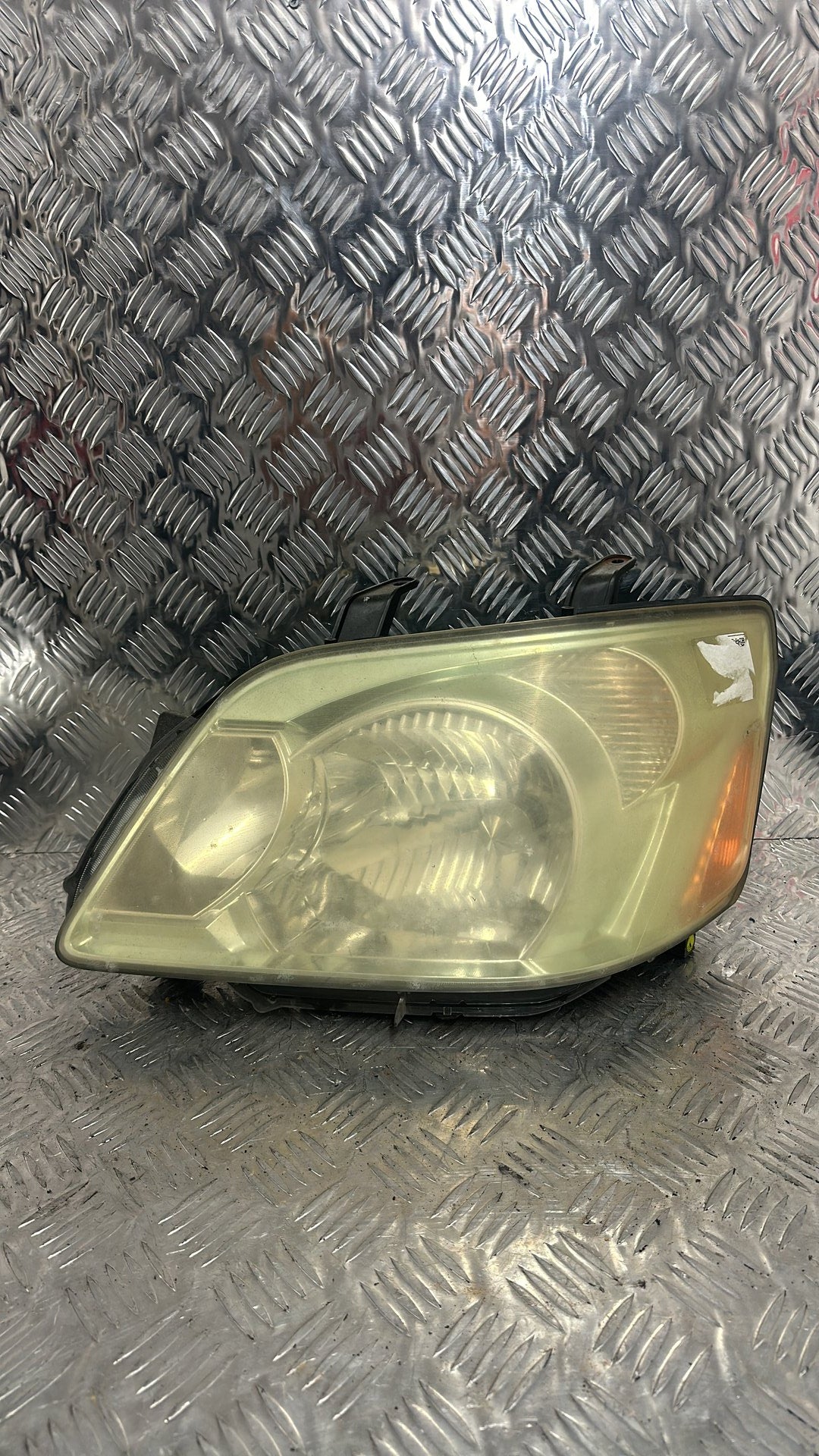 2001-2007 Toyota Noah Left Headlight 28-181