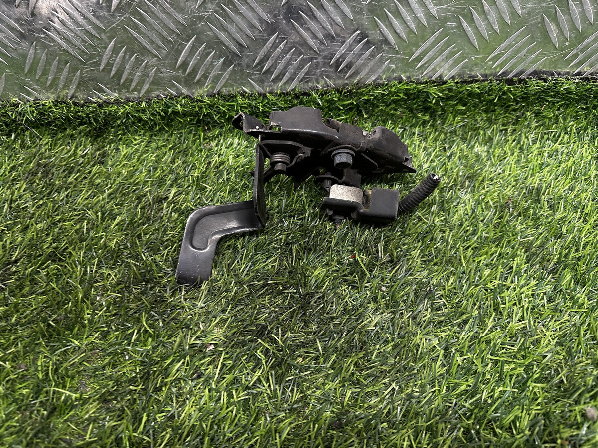 2010-2019 Nissan Juke F15 - Bonnet Latch PN: