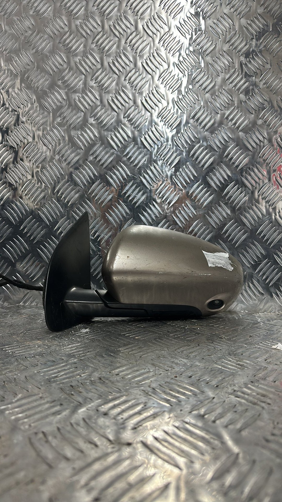 2007 - 2013 Nissan Dualis Left Door Mirror 2 PLUG - (7 / 6 WIRE TYPE)