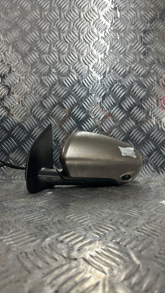 2007-2013 Nissan Dualis- Left Door Mirror PN: 2 PLUG- (7/ 6 WIRE TYPE)