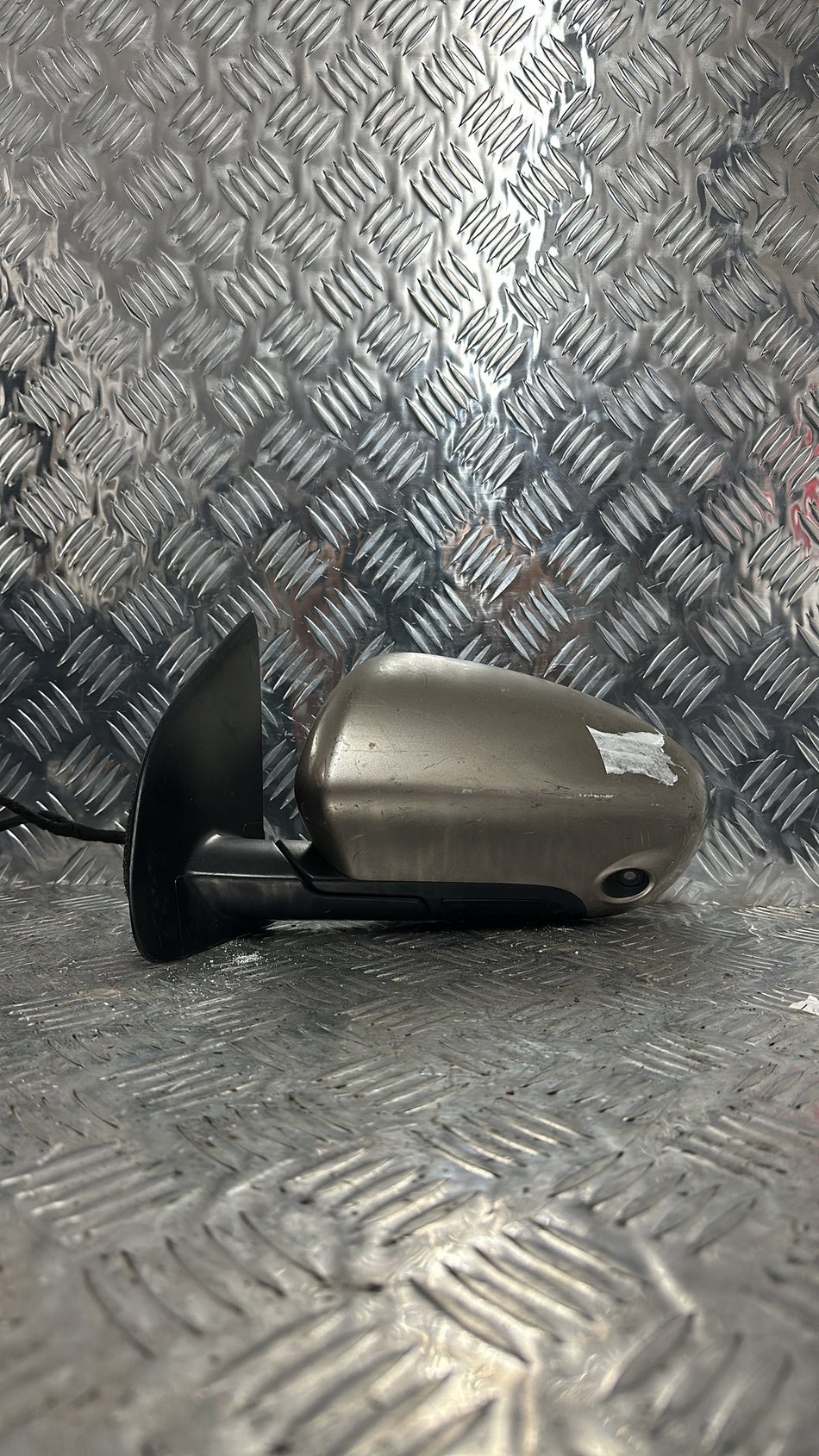 2007-2013 Nissan Dualis- Left Door Mirror PN: 2 PLUG- (7/ 6 WIRE TYPE)