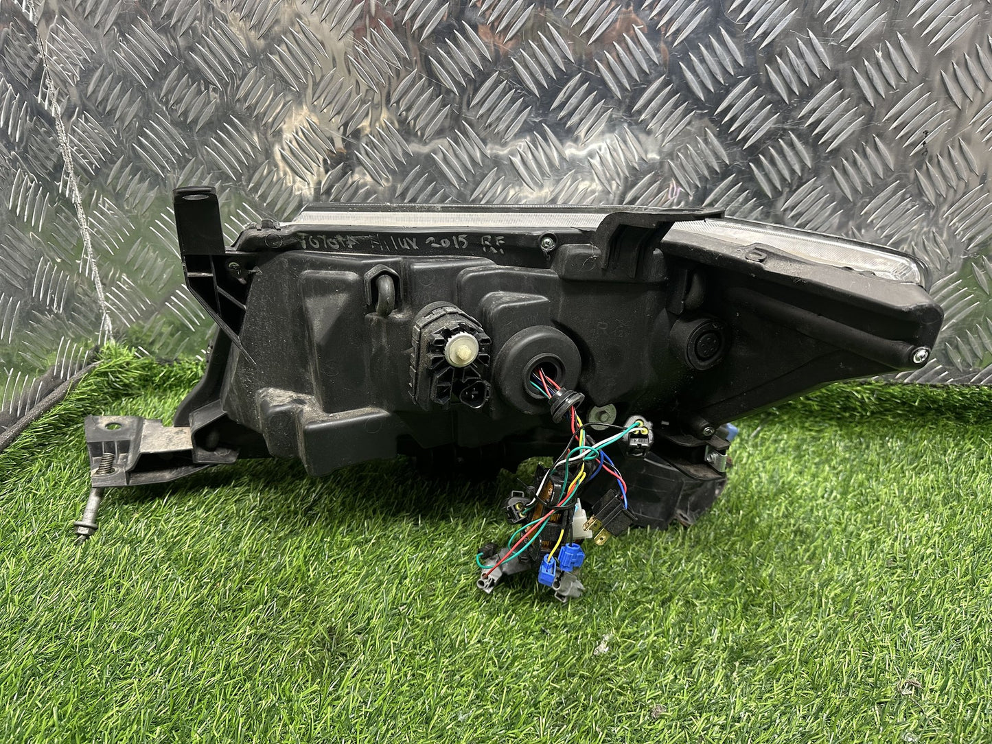 2010-2015 Toyota Hilux- Right Headlight PN: