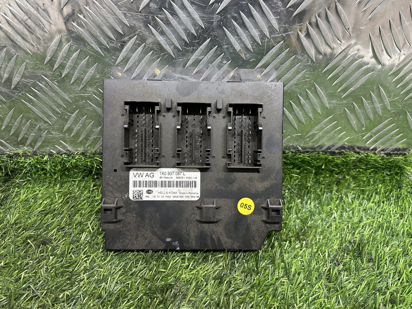 2008-2013 Volkswagen Golf MK6 - AJ - Body Control Module PN: 1K0 937 087 L
