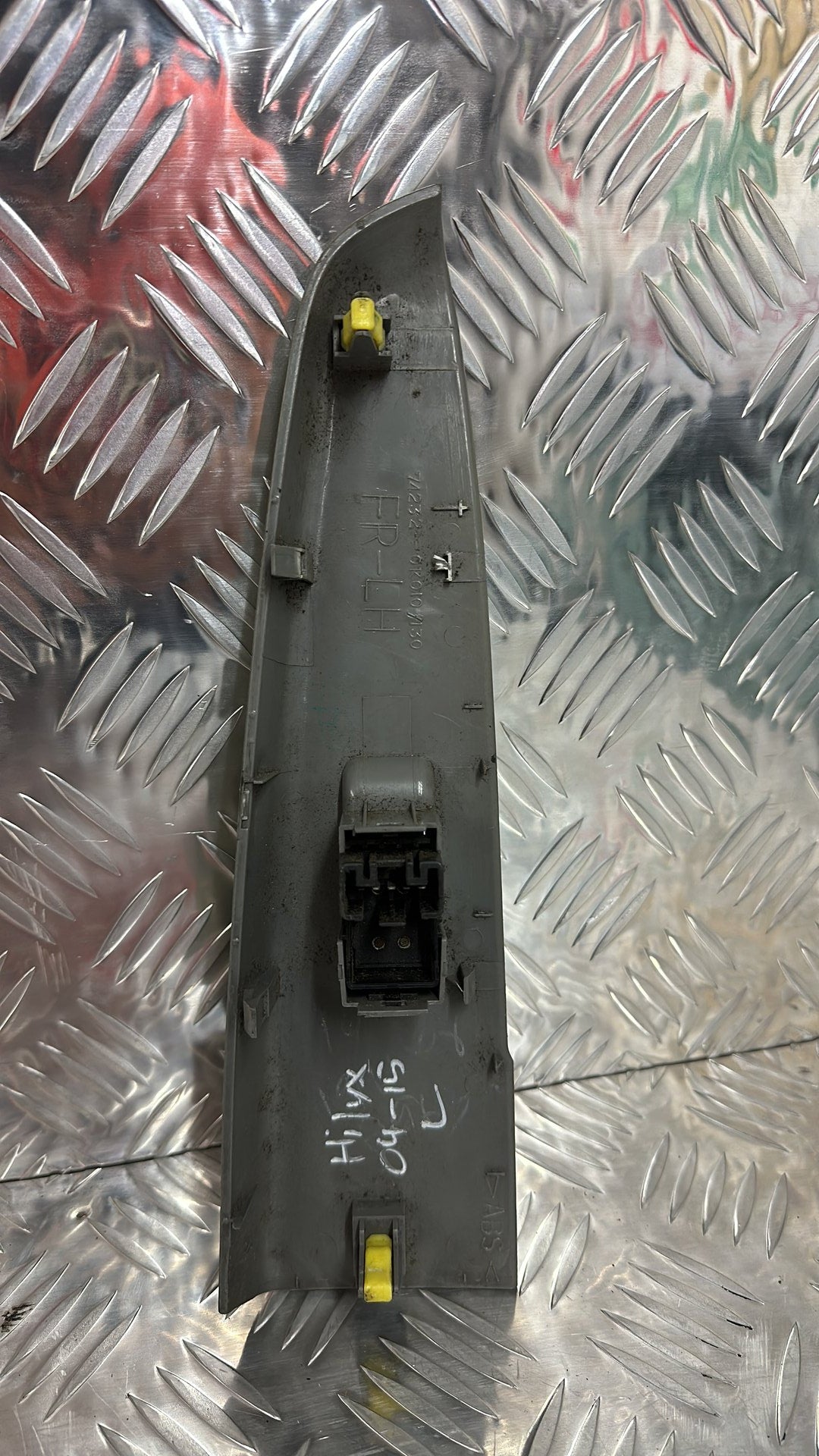 2005-2015 Toyota Hilux Left Front Window Switch