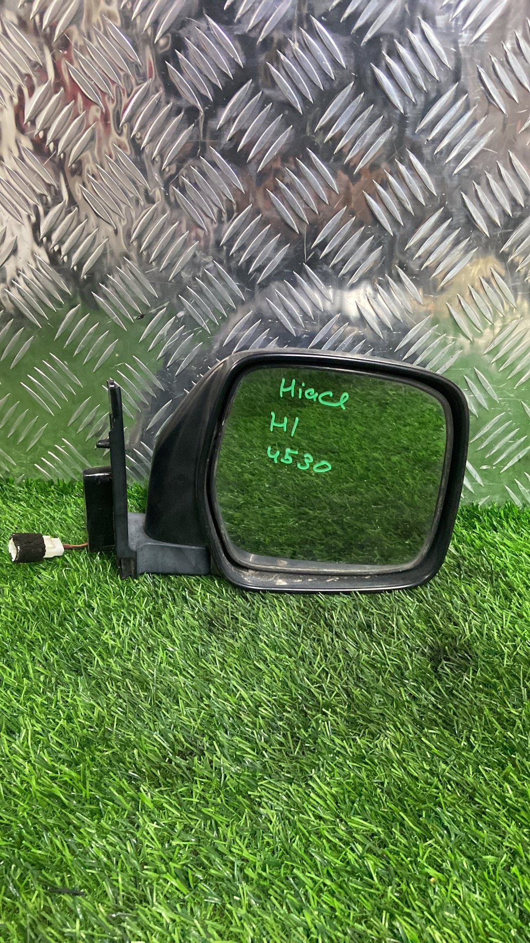 1995-2001 Toyota Hiace H1- Right Door Mirror PN: 3 WIRE TYPE