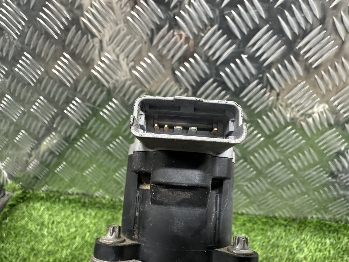 2004-2010 Land Rover Discovery L319- EGR Cooler PN: 7H2Q-9Y493-DF