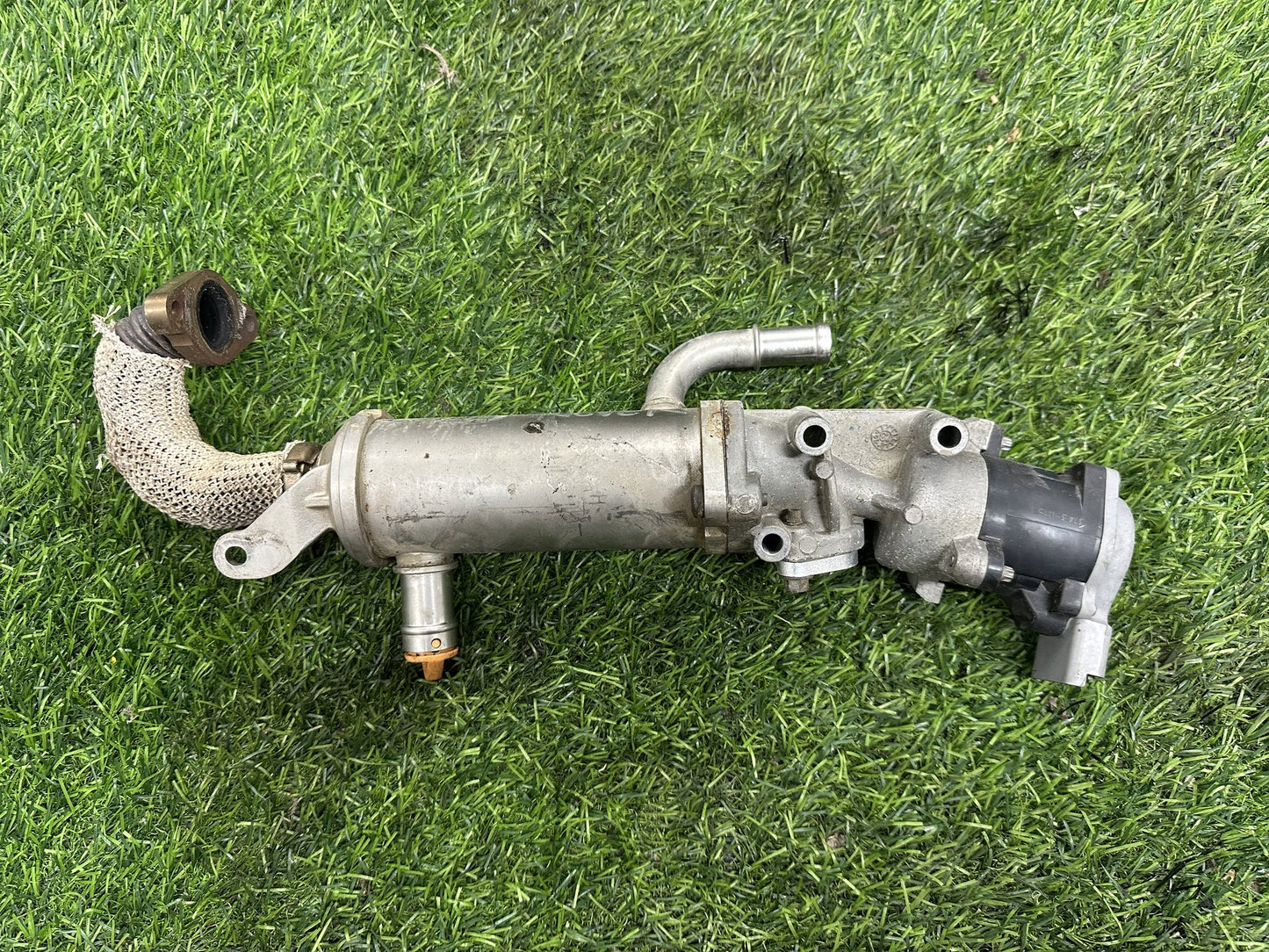 2004-2010 Land Rover Discovery L319- EGR Cooler PN: 7H2Q-9Y493-DF