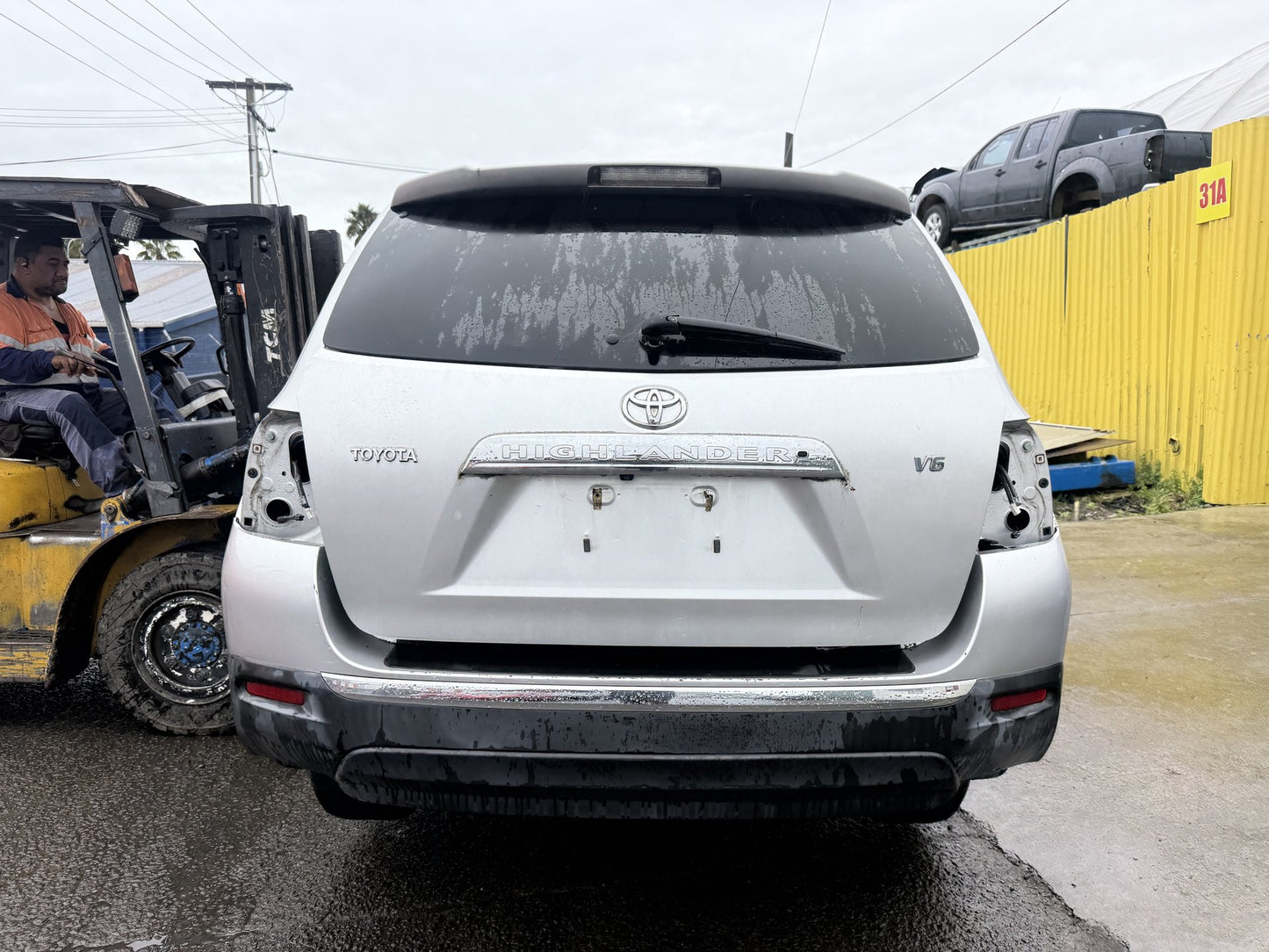 Now Wrecking: 2013 Toyota Highlander(2GR-J822761) – Parts Available