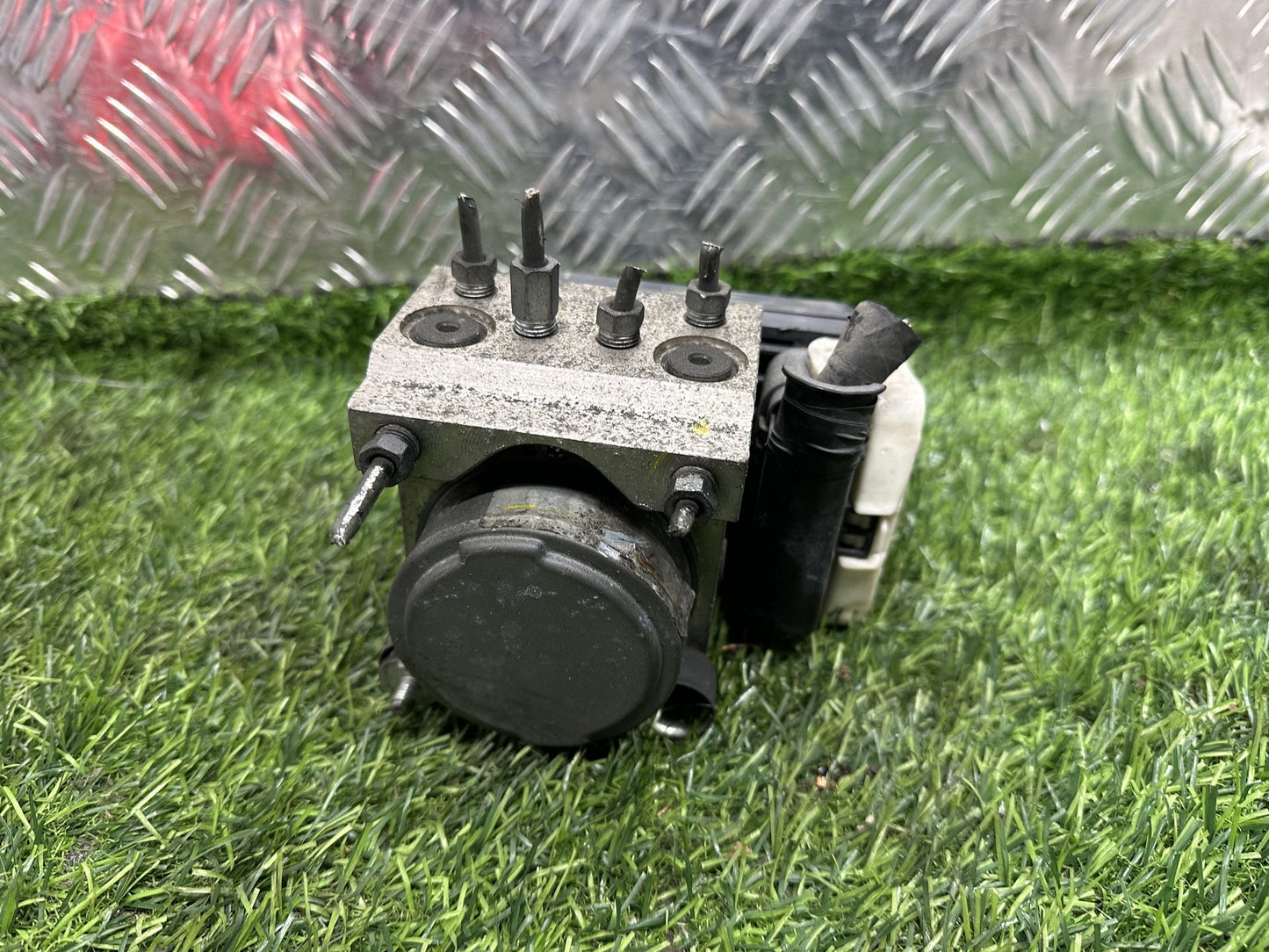 2006-2016 Mazda MPV LY- ABS Pump/Modulator PN: L206-437A0