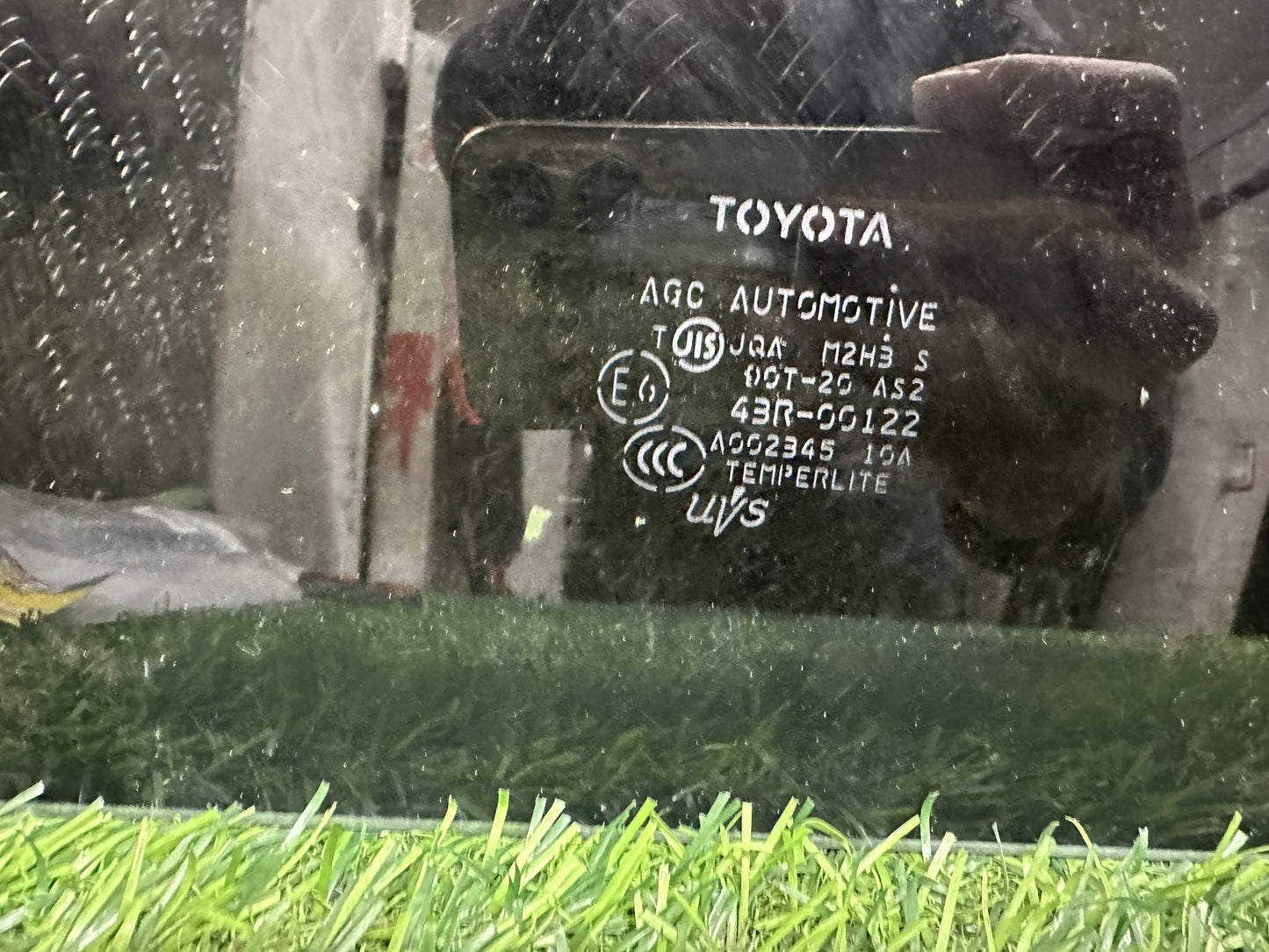 2004-2019 Toyota Hiace H200- Right Rear Body Glass PN: M2H3