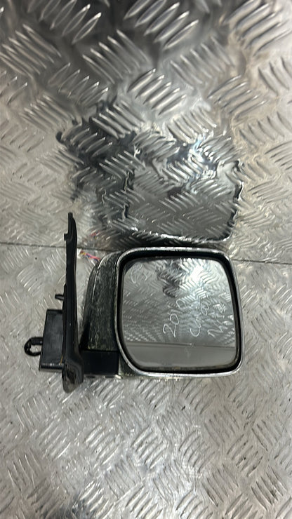 2001-2010 Nissan Caravan Right Door Mirror 5 WIRE
