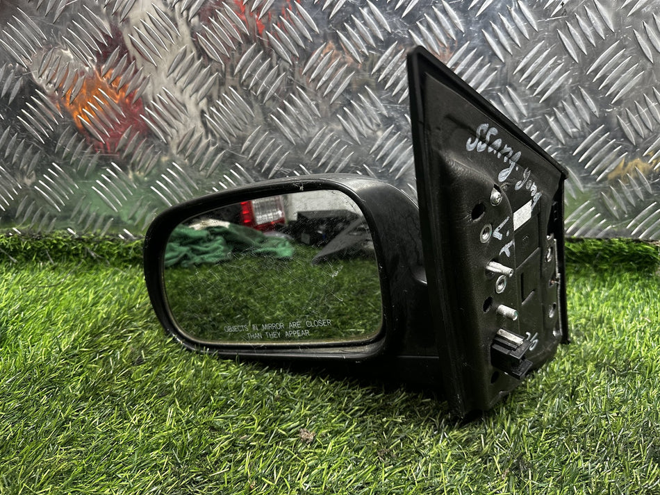 2012-2018 SsangYong Actyon - Left Door Mirror PN: 5 PIN TYPE