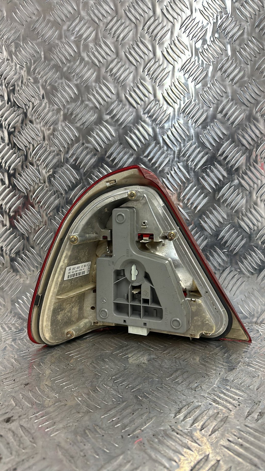 1993-2000 Mercedes-Benz C180 202.018- Right Taillight PN: UL0-3301