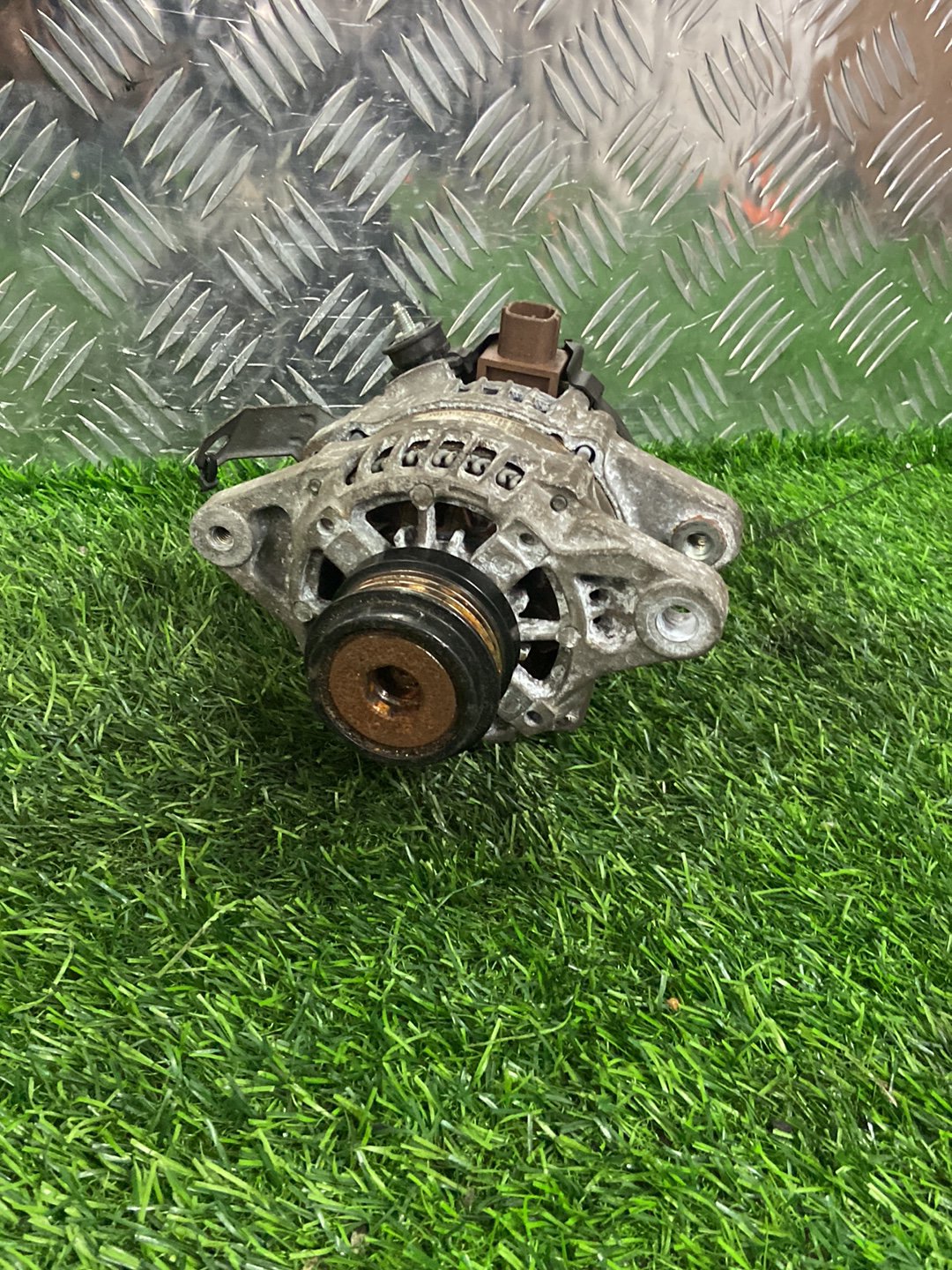 Toyota Vitz Alternator 2706021180