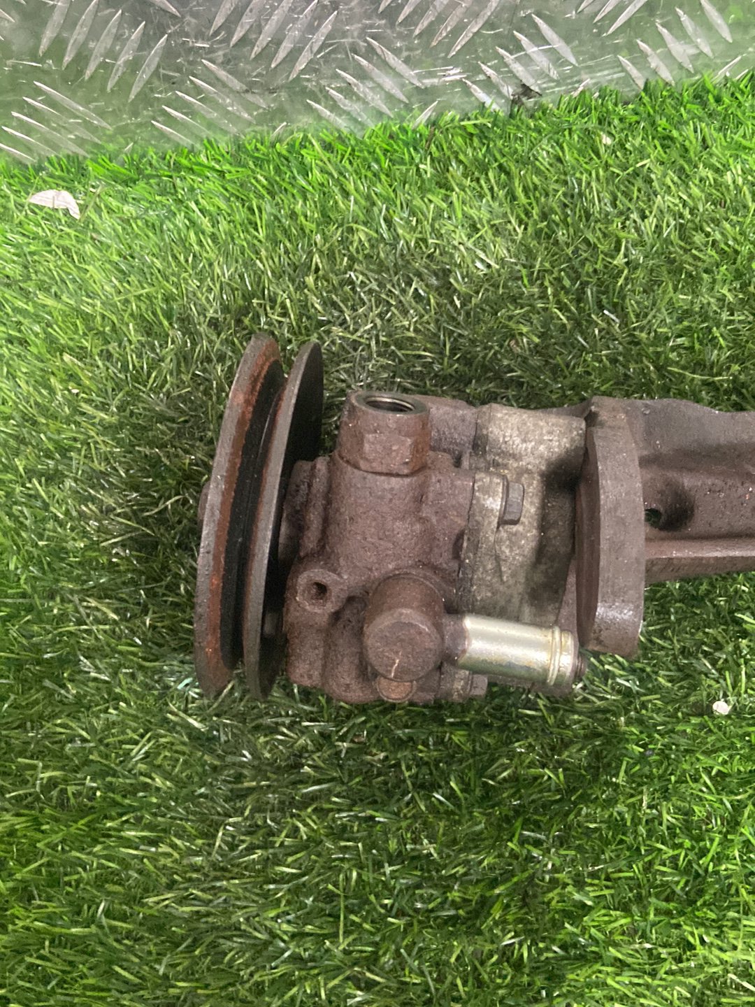 Toyota Hiace Steering Pump 2L 2LTE 3L