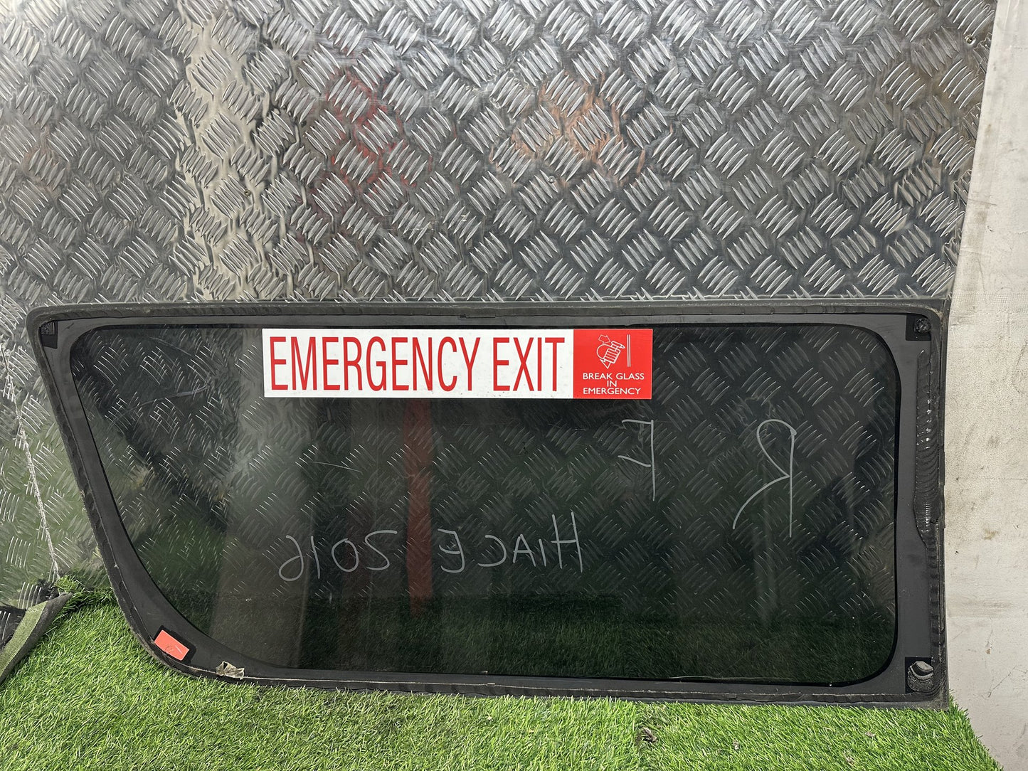 2004-2019 Toyota Hiace H200- Right Front Body Glass PN: M2H3