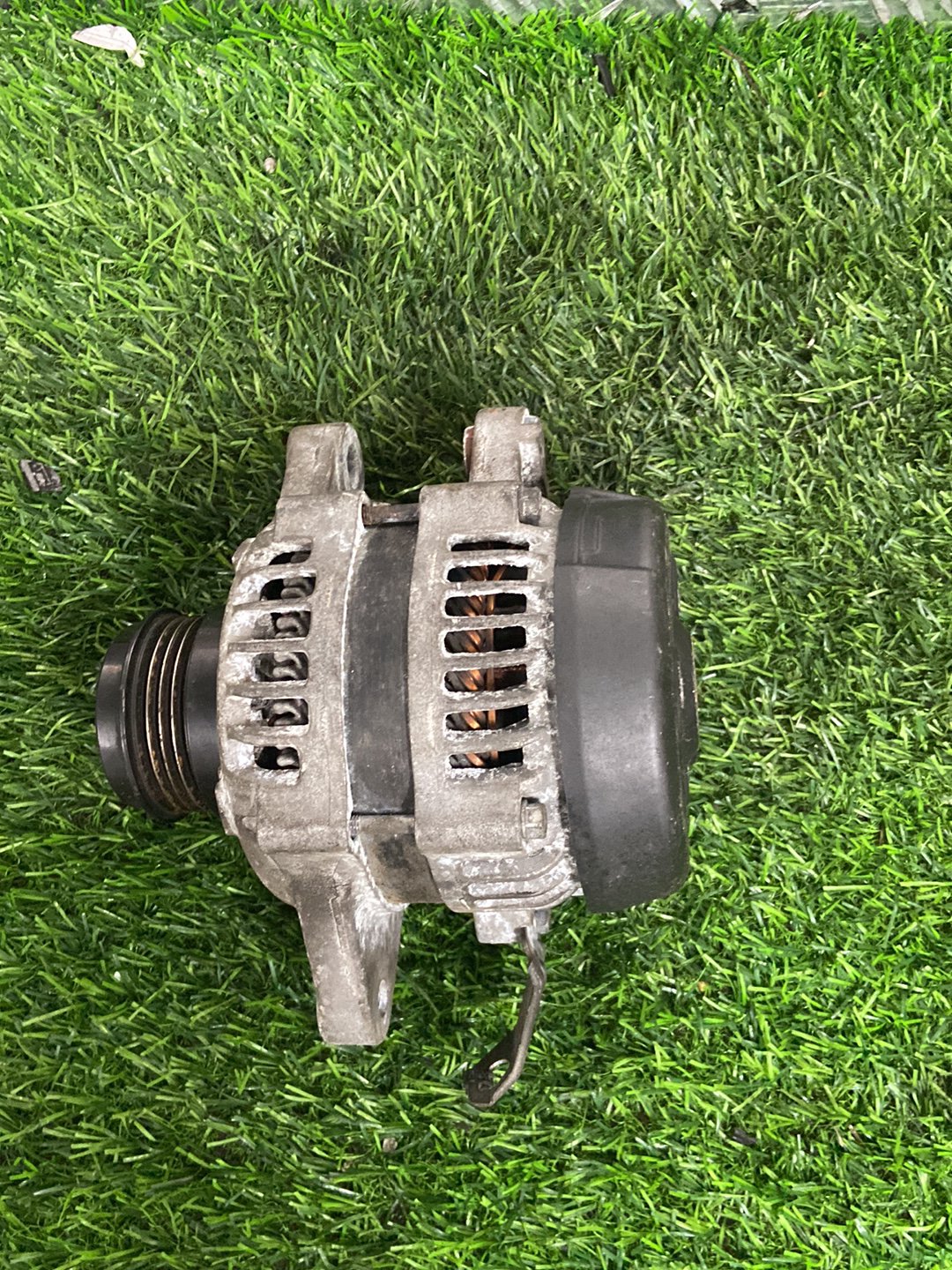 Toyota Vitz Alternator 2706021180