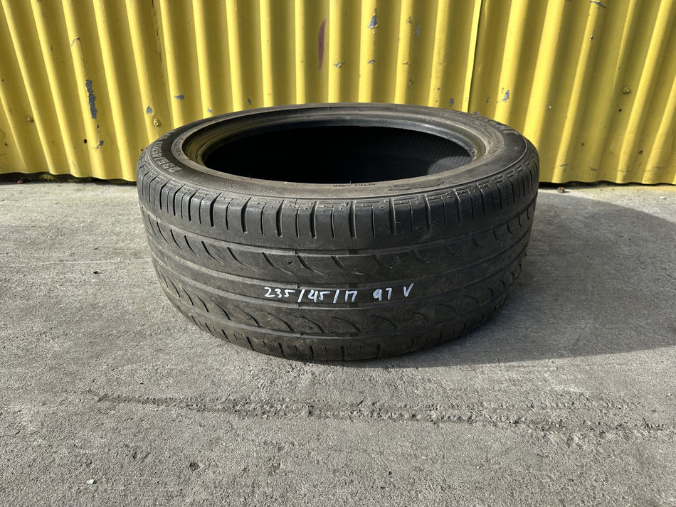 - Tyre PN: 235/45/17 97V