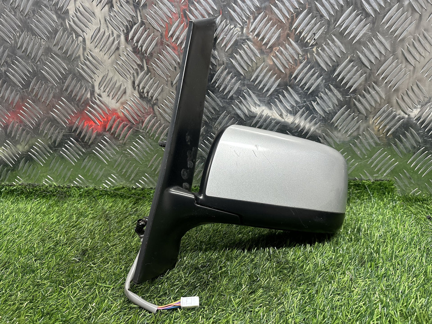 2005-2010 Nissan Serena C25- Left Door Mirror PN: 5 WIRE TYPE