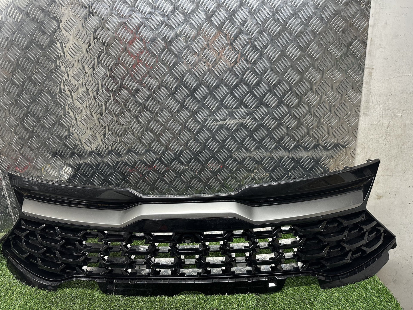 2022-2026 Kia Sportage NQ5- Grille PN: 24070202