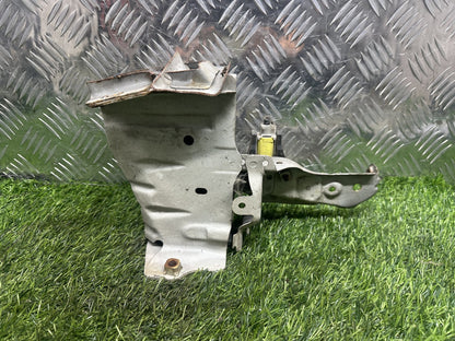 2004-2019 Toyota Hiace H200- Right Front Reinforcement Bracket PN: