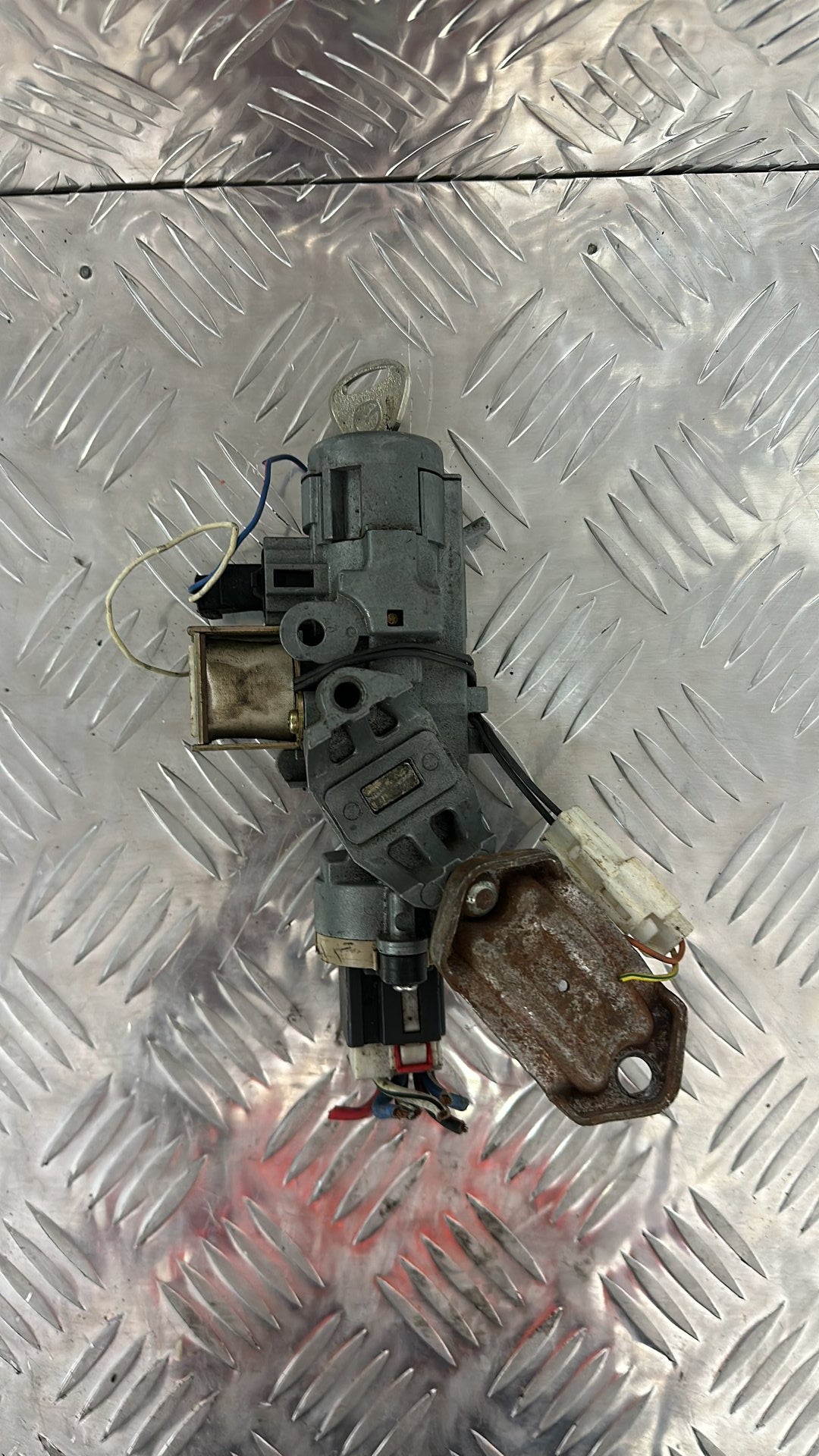 1999-2005 Mazda Premacy CP*- Ignition With Key PN: SL-33