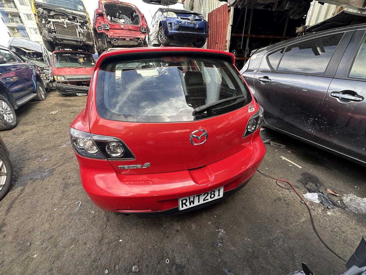 2005 Mazda Mazda3 SP23 JM0BK103100147291