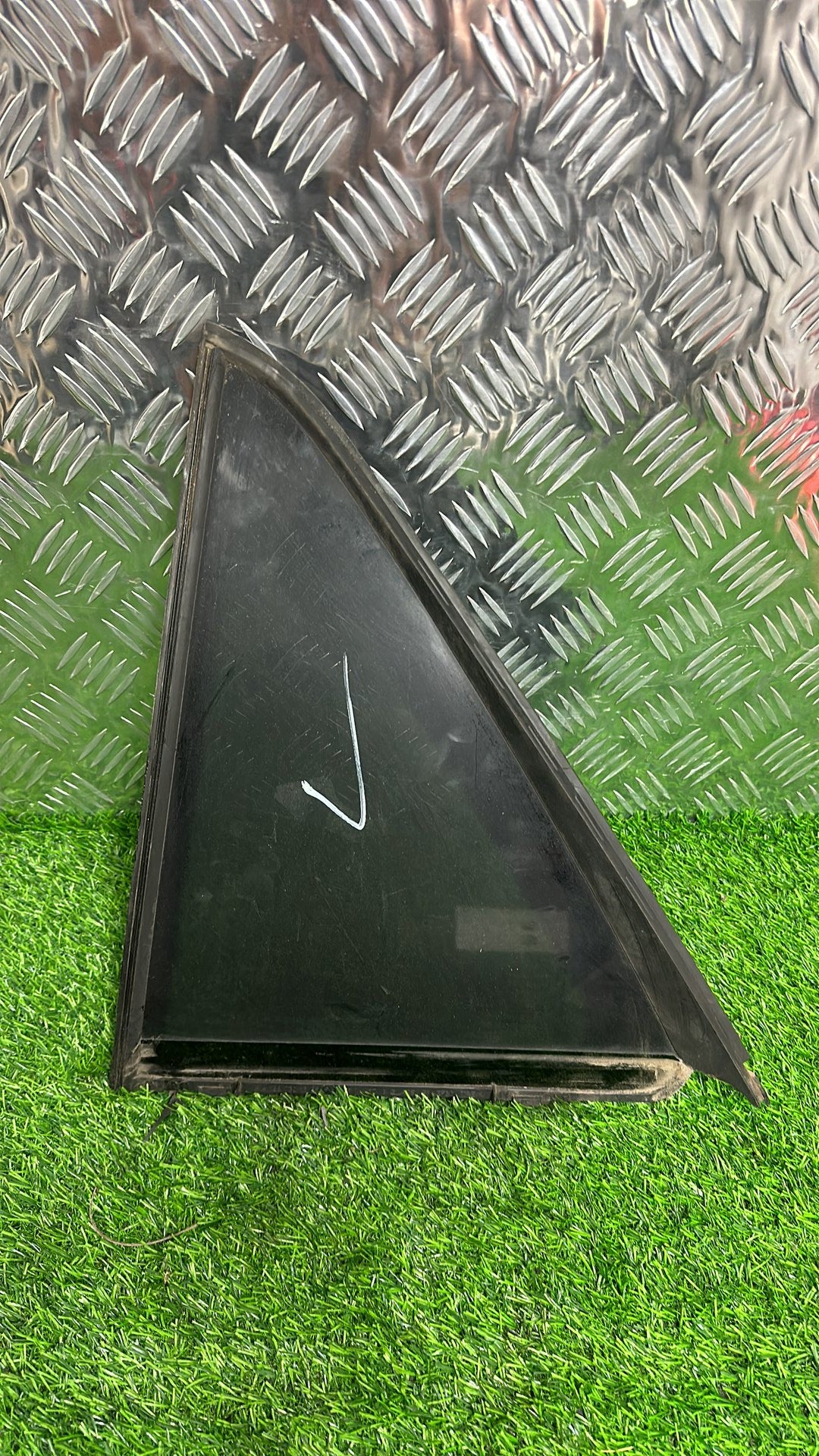 Mercedes-Benz GLE350d Left Rear Quarter Door Glass M2L5