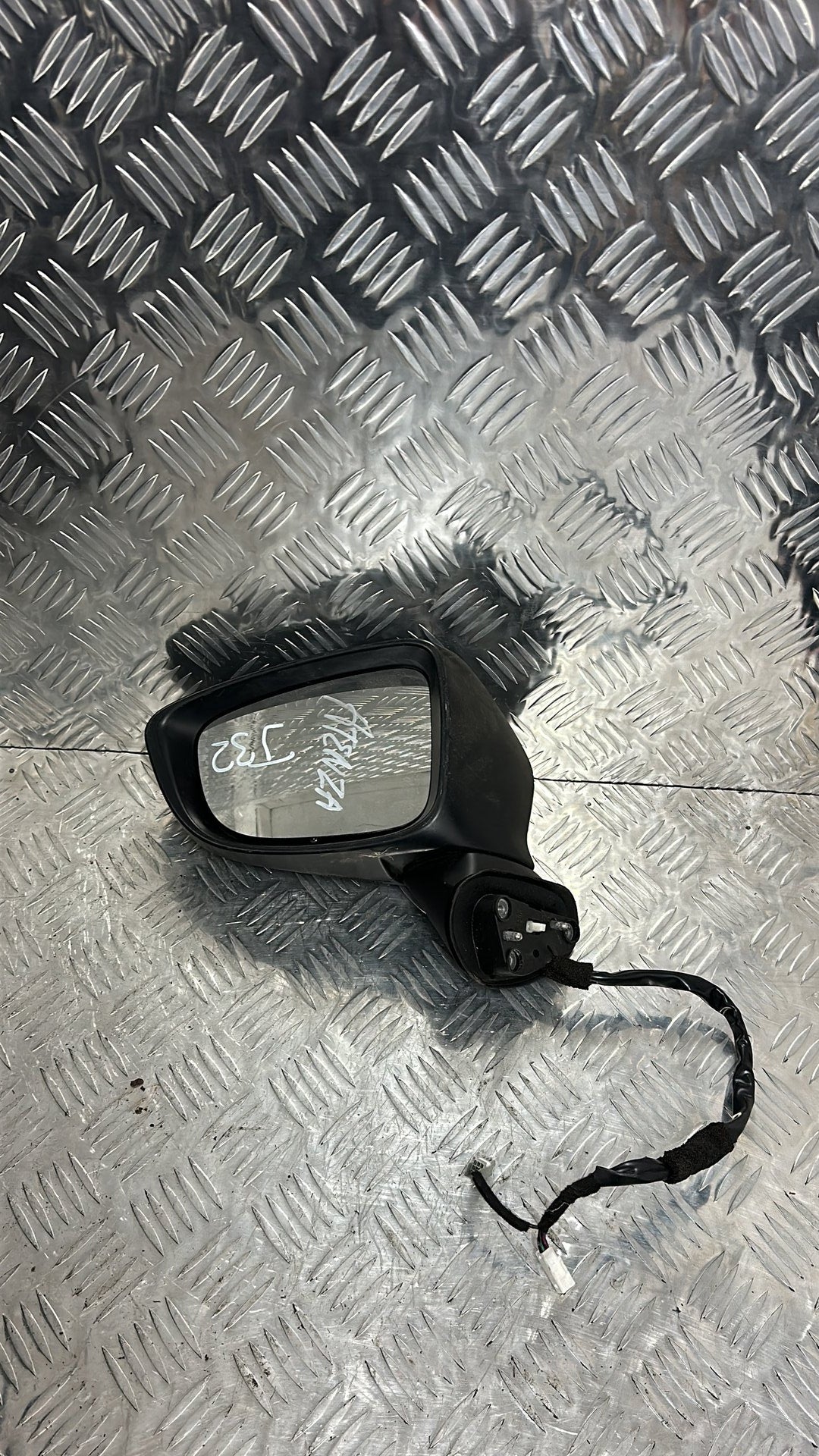 2012-2018 Mazda Atenza GJ*- Left Door Mirror PN: 8 WIRE/ 2 WIRE (2 PLUG TYPE)