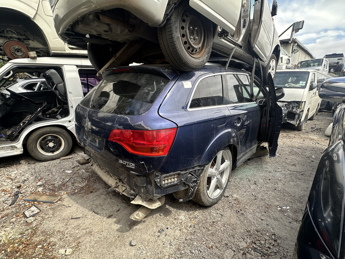 2007 Audi Q7 BUG 037258 WRECKING FOR PARTS ONLY