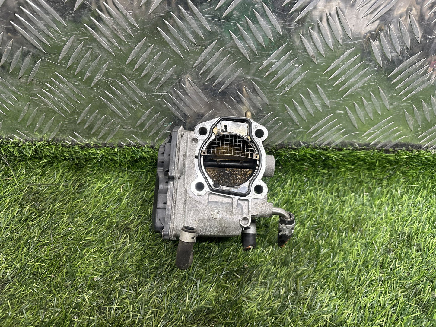 2000-2005 Toyota Estima R30 - Throttle Body PN: 2AZ-(22030-28060)