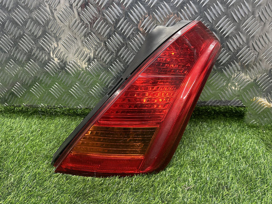 2002-2007 Nissan Murano Z50- Right Taillight PN: KOITO 220-63779