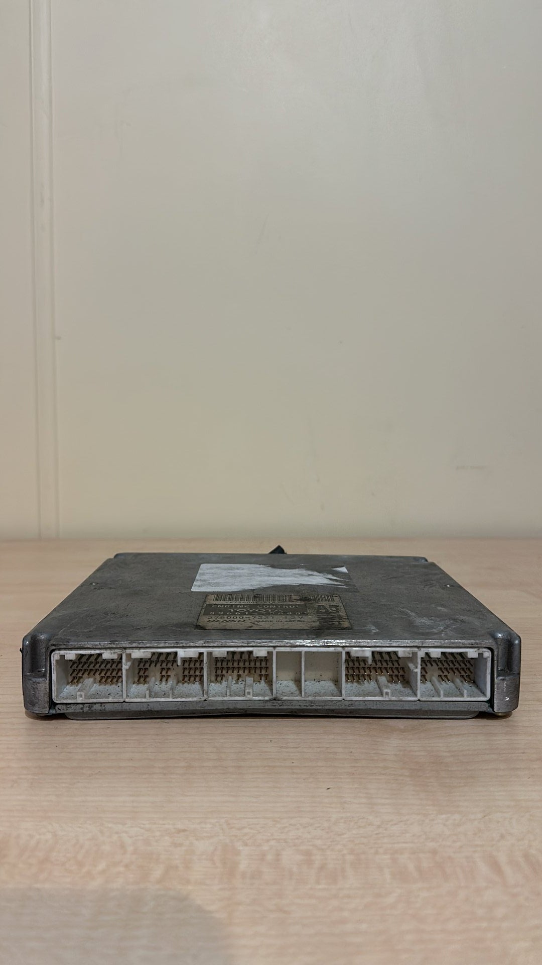 2000-2006 Toyota Tarago ACR30- ECU PN: 89661-28A80