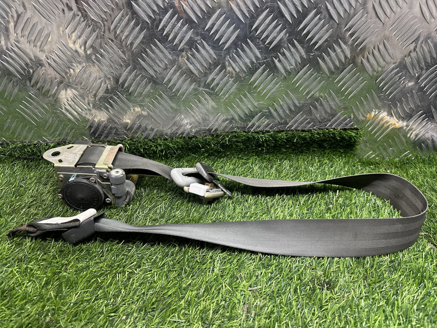 2012-2019 Foton Tunland P201- Left Front Seat Belt PN: YZ A415-8-1