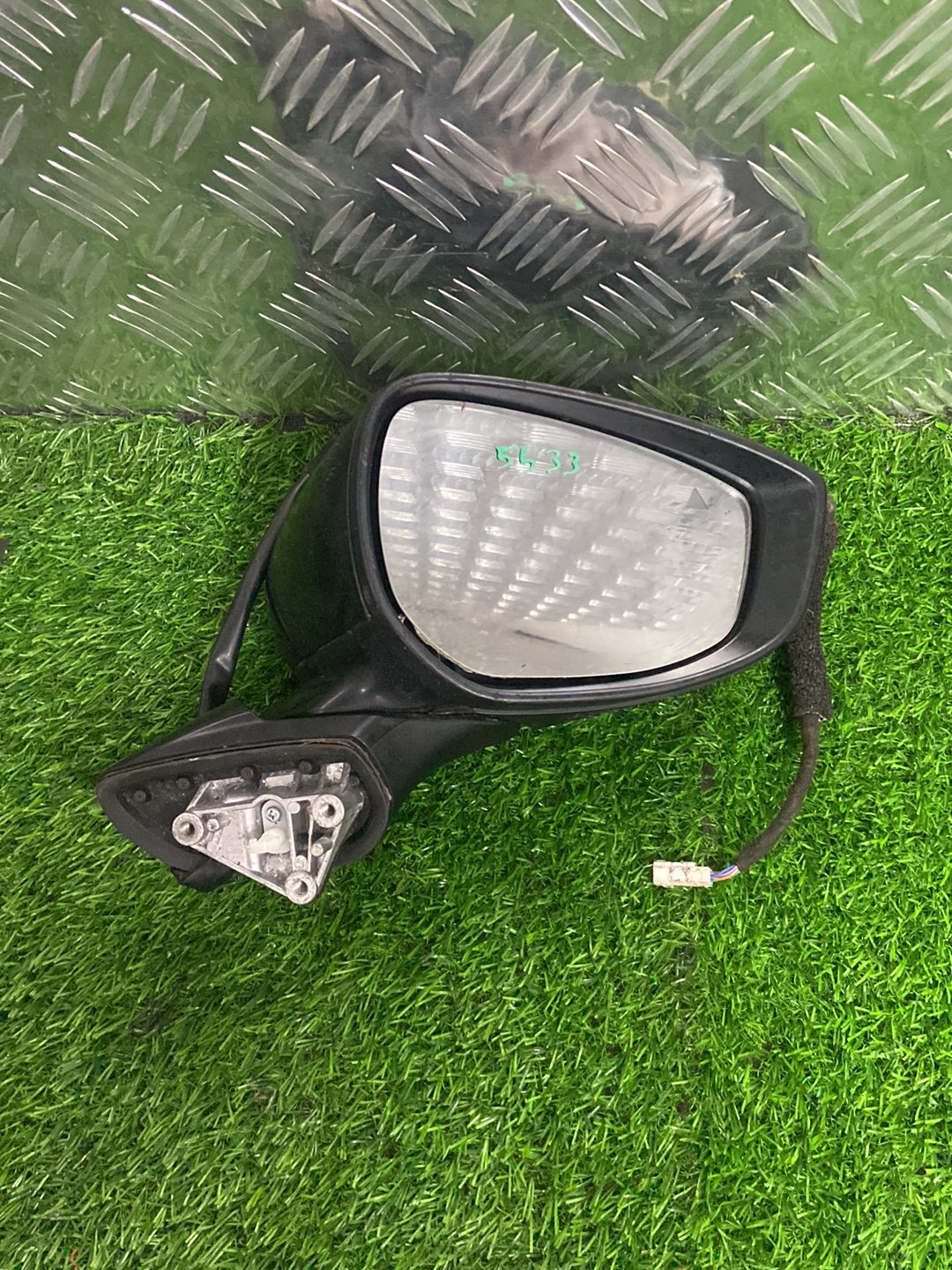 2019 - 2025 Mazda Mazda3 Right Door Mirror 8 Wire Type