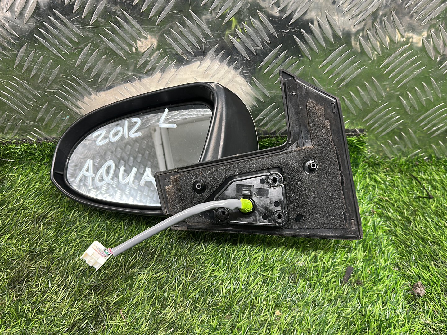 2011-2021 Toyota Aqua NHP10- Left Door Mirror PN: 7 WIRE TYPE
