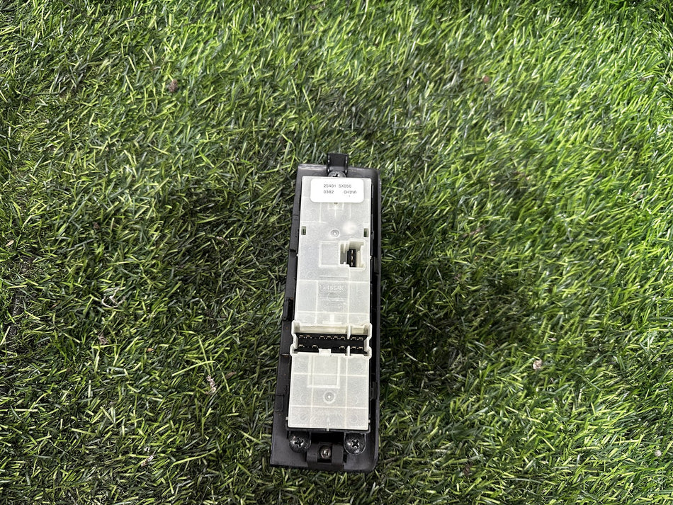 2012 Nissan Navara D40 - Master Power Window Switch PN: 25401-5X0C (SPANISH)
