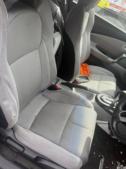 2011 Honda CR-Z LEA-MF6-1008756 WRECKING FOR PARTS ONLY