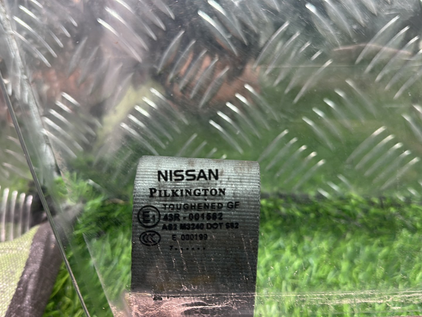 2006-2013 Nissan Dualis J10- Right Front Door Window PN: M3240