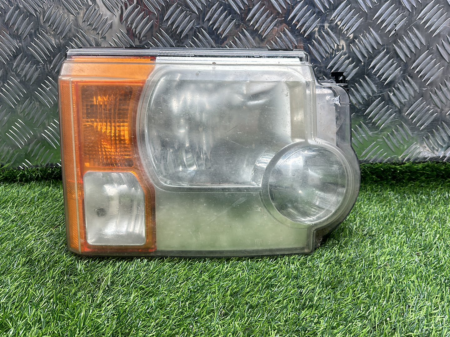 2004 - 2010 Land Rover Discovery Right Headlight KOITO 100-16482