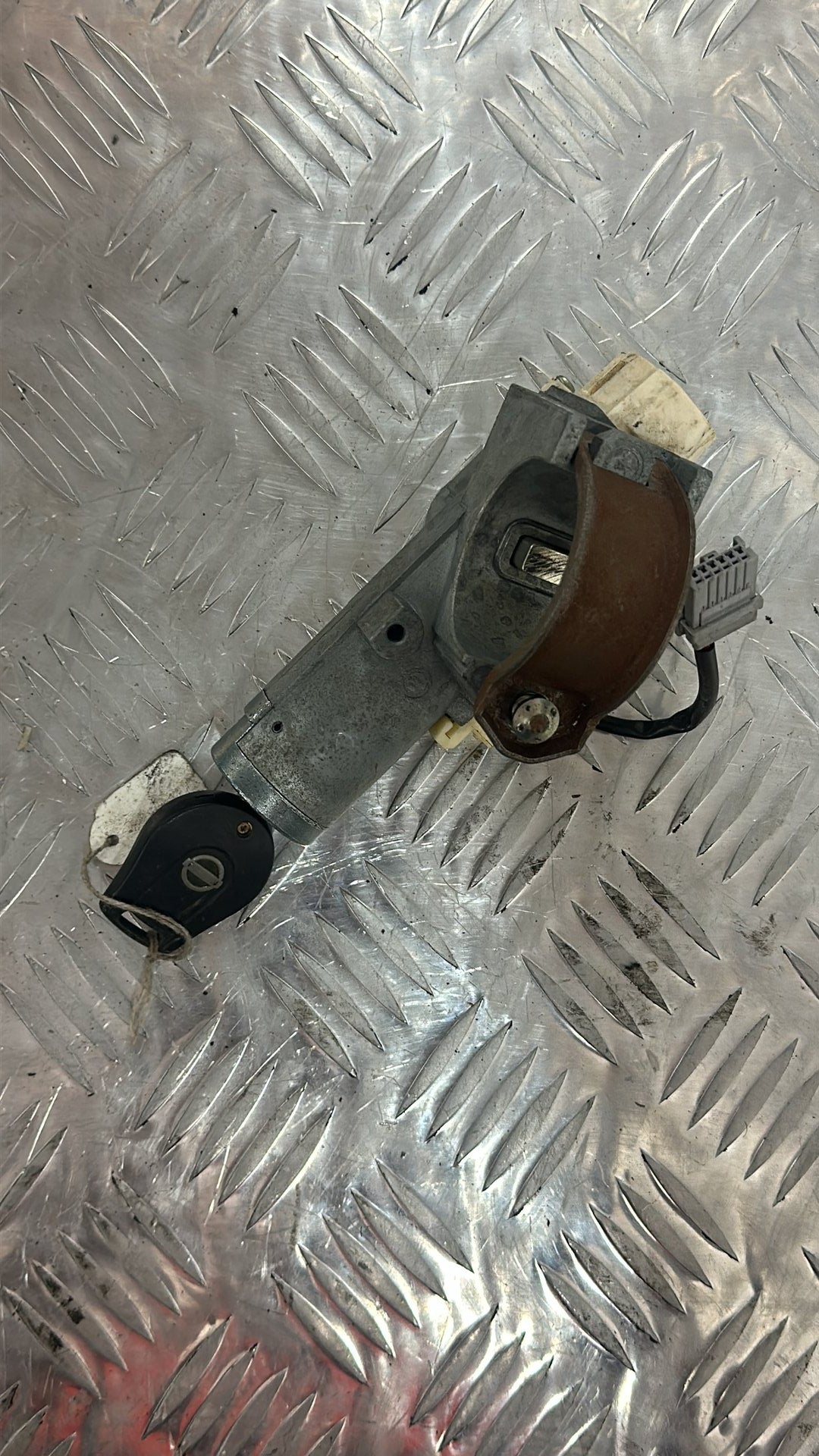 2010-2017 Nissan Juke- Ignition With Key PN: AS-74