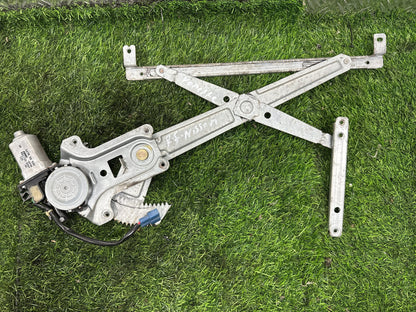 1999-2004 Nissan Vanette SK82 - Right Front Window Regulator/Motor PN: 2 PIN (862100-3841)