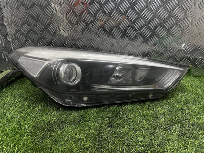 2009-2015 Hyundai ix35 LM - Right Headlight PN: 92102-2Y