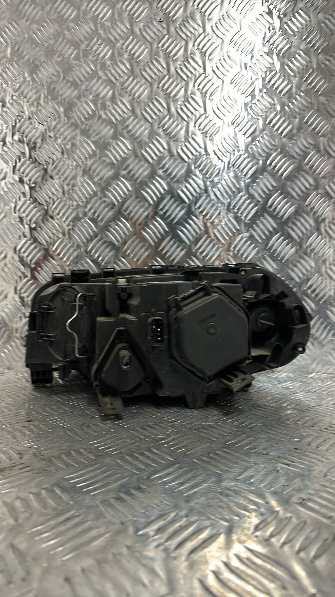 2004-2010 BMW X3- Right Headlight PN: 1 305 630 416