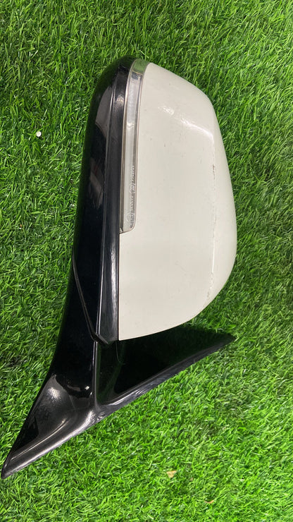 2011 - 2019 BMW 330i Right Door Mirror 5 PIN