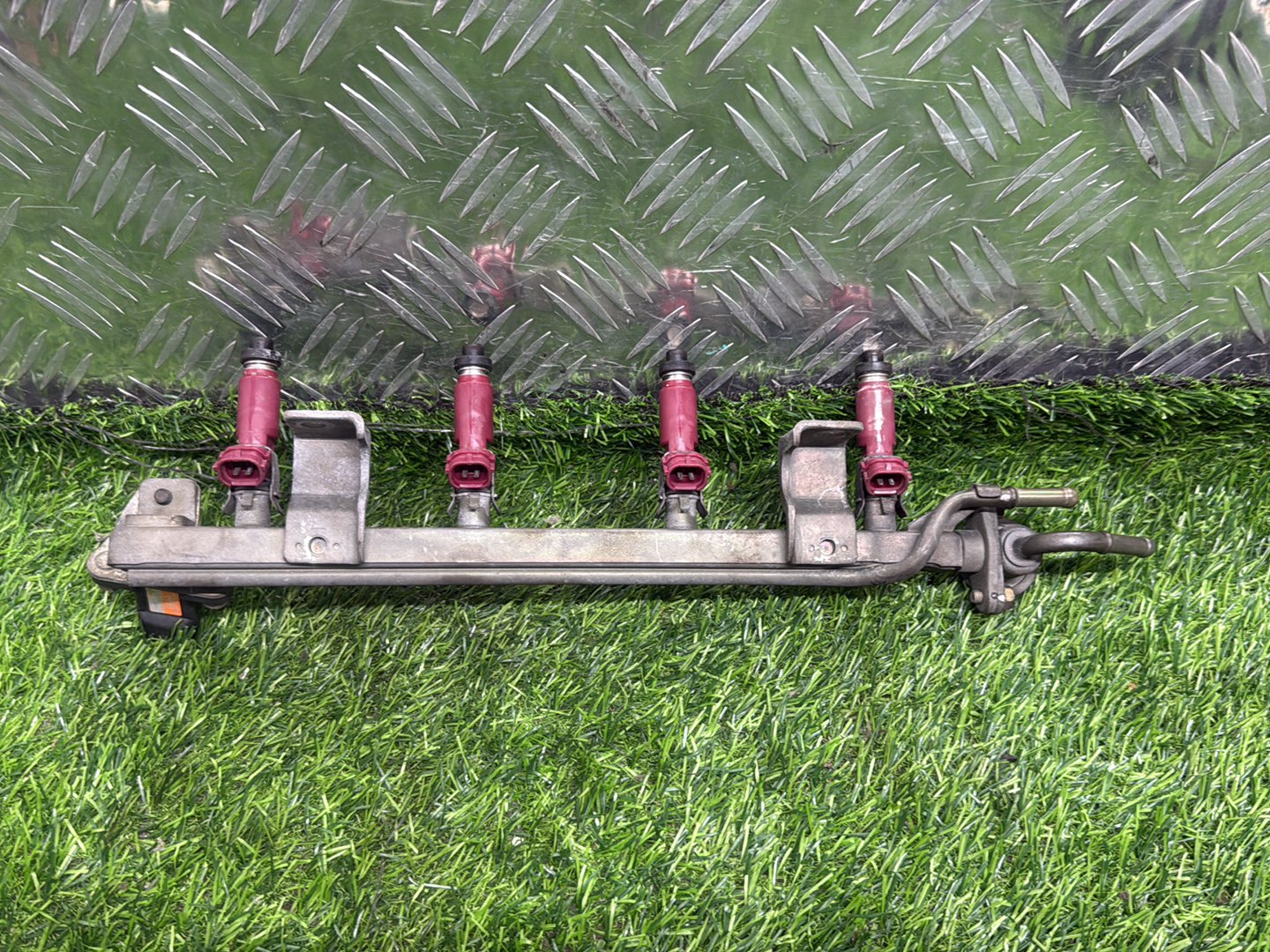 Mazda Demio Injection Rail ZJ