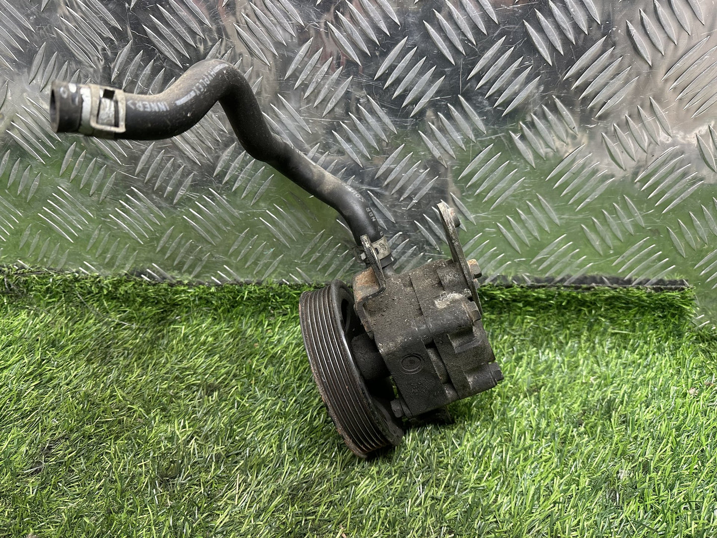 1999-2005 Nissan Serena C24- Steering Pump PN: QR20