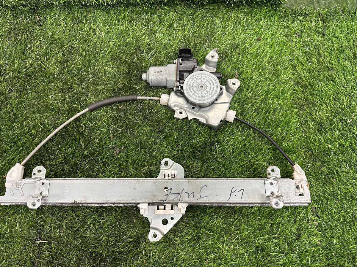 2010-2019 Nissan Juke F15 - Left Front Window Regulator/Motor PN: 2 PIN