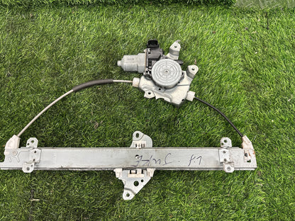 2010-2019 Nissan Juke F15 - Left Front Window Regulator/Motor PN: 2 PIN
